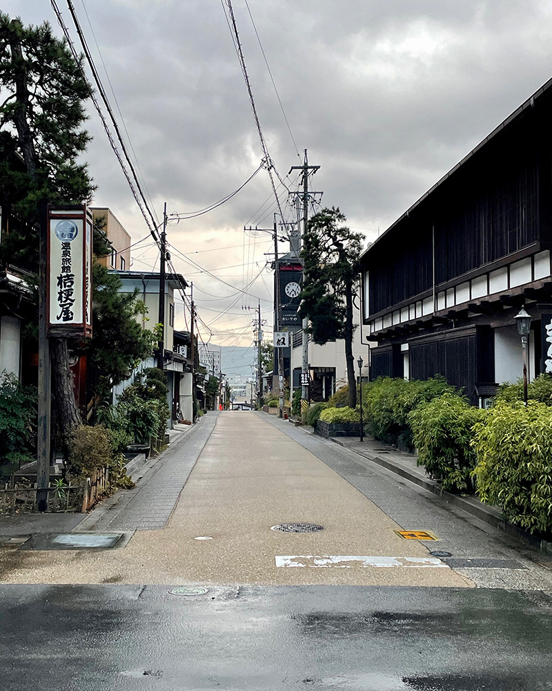 京都まで続く中山道の写真