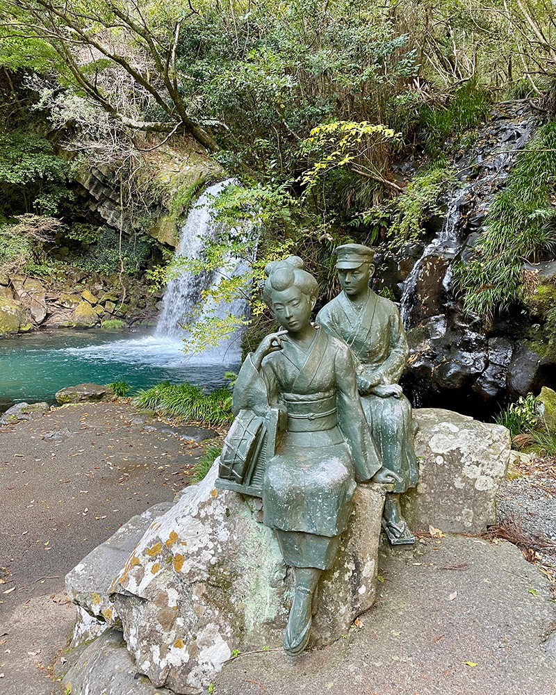 初景滝の前にあった踊り子像の写真