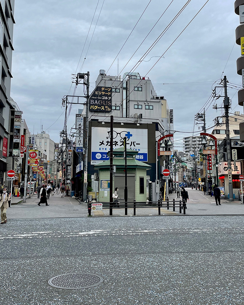 右が鎌倉街道・上道、左が「絹の道」の写真