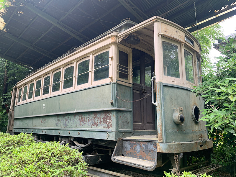 日本最古の電車が残されている写真