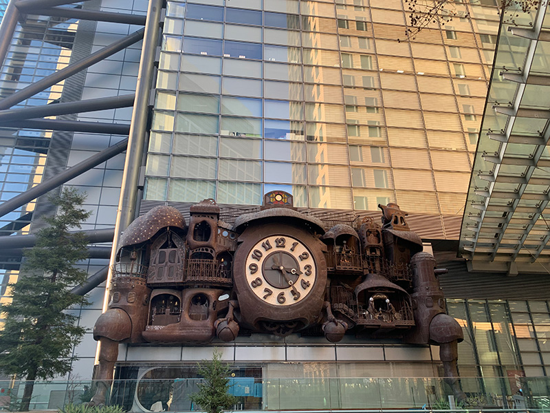 宮崎駿デザインの日テレ大時計の写真