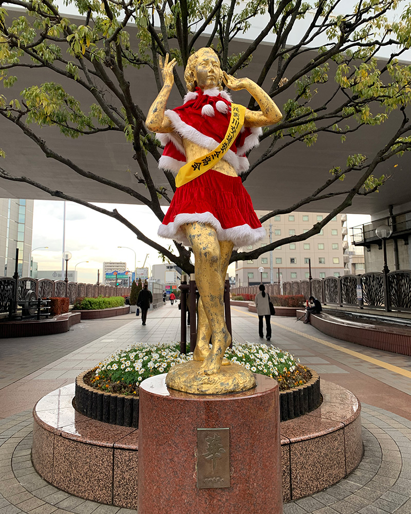 JR田端駅の銅像の写真