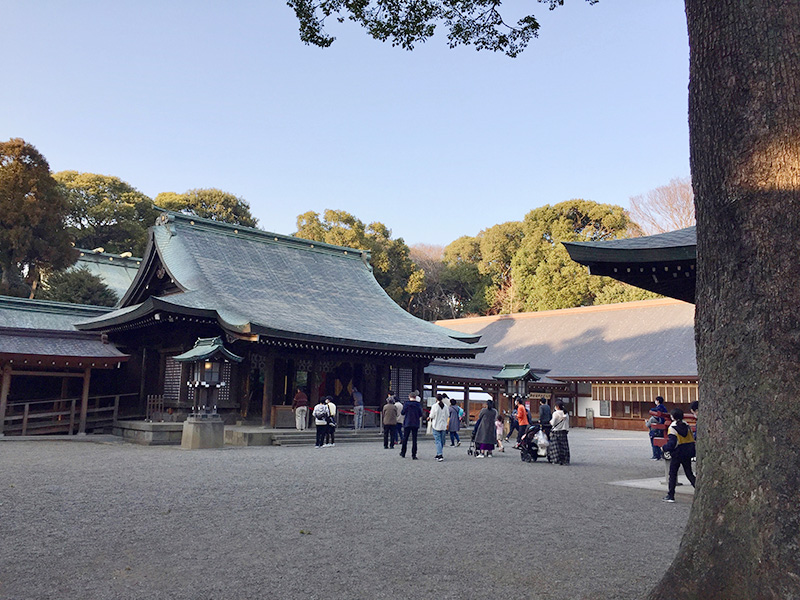 氷川神社の拝殿の写真