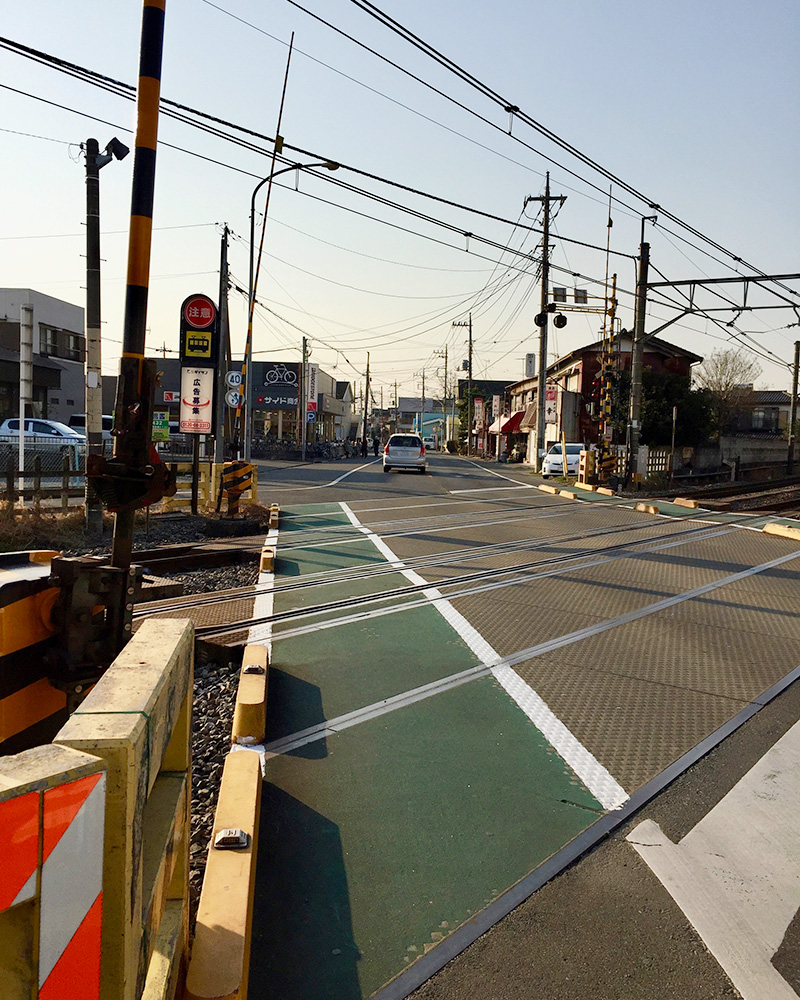 JR高崎線の踏切の写真
