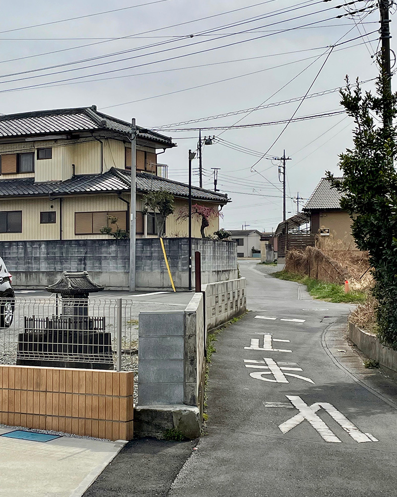 鎌倉街道が続く写真