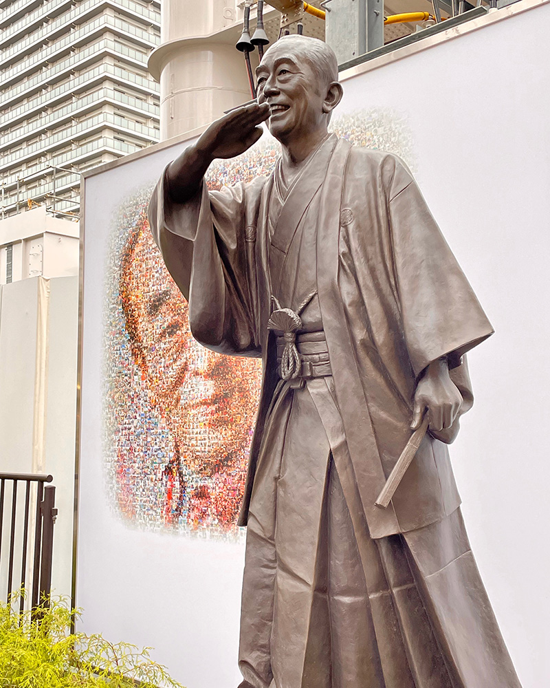 志村けんの像の写真